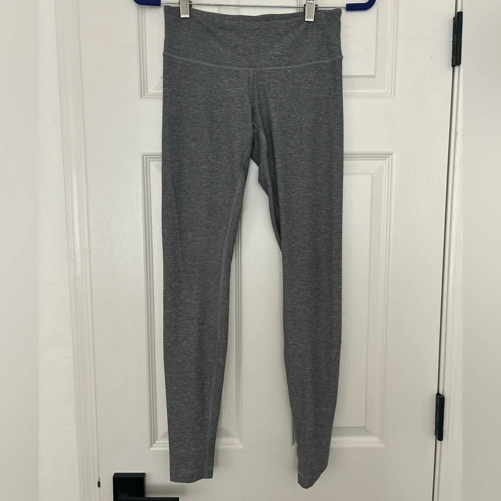 Lululemon heather grey wunder under size 6